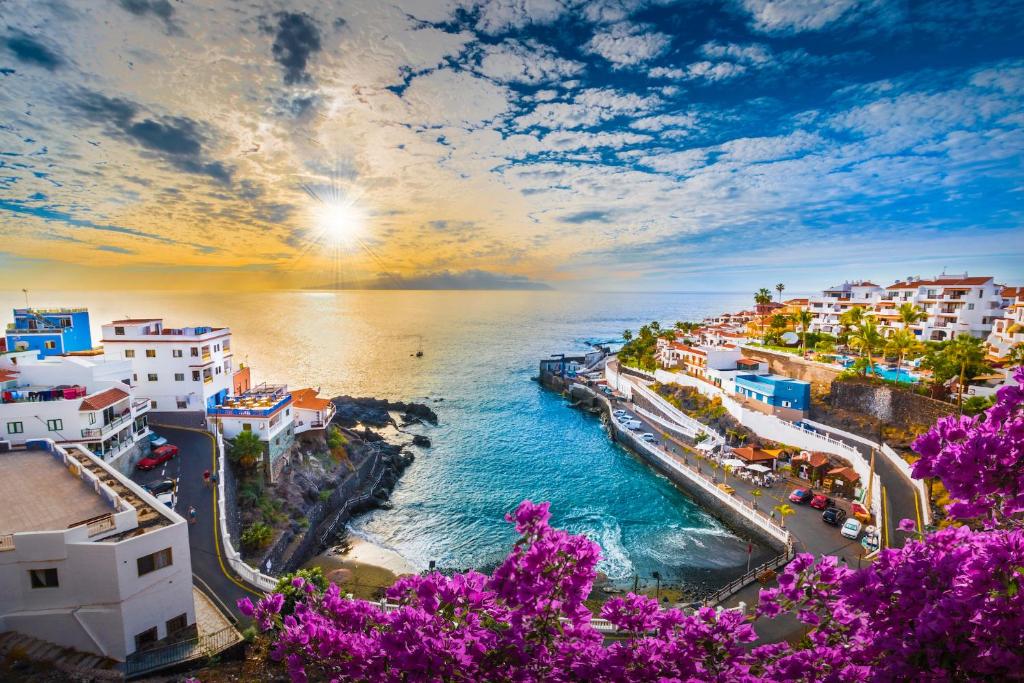 Penthouse Apartment With Ocean View 전경