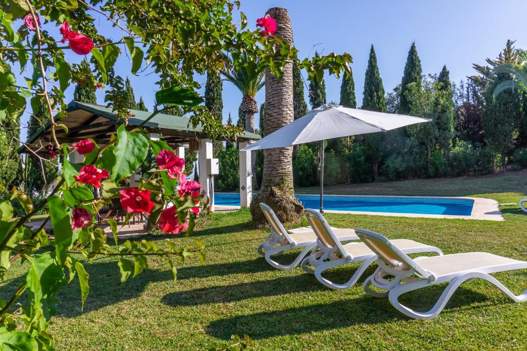 Private Finca with swimming pool and tennis courts - 3