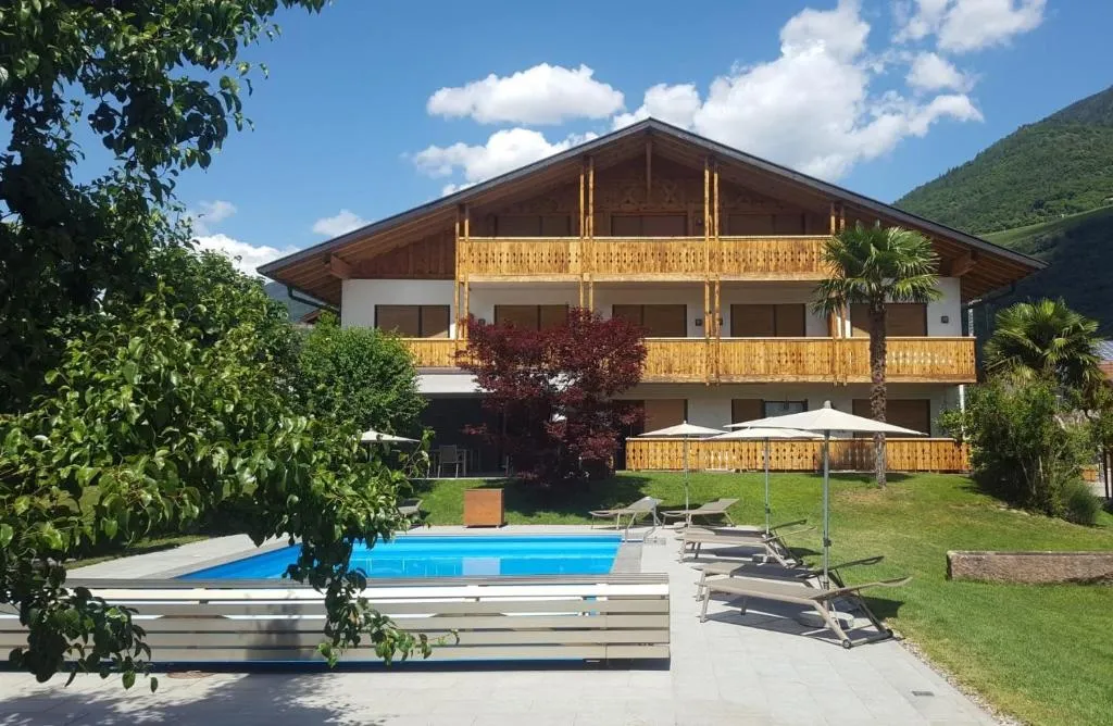 Pension Appartment Hecherhof, hotel v Meranu