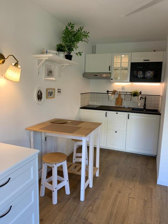Appartement avec terrasse au centre de GRUISSAN - 3
