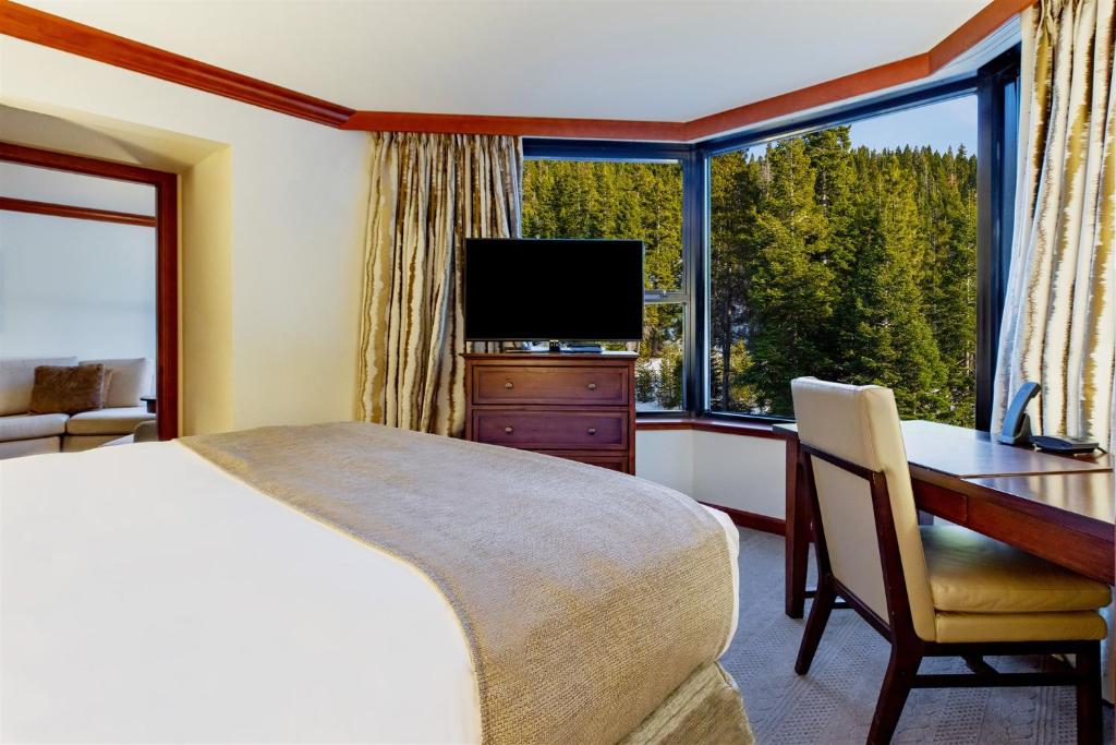 Resort At Squaw Creek Photo 27