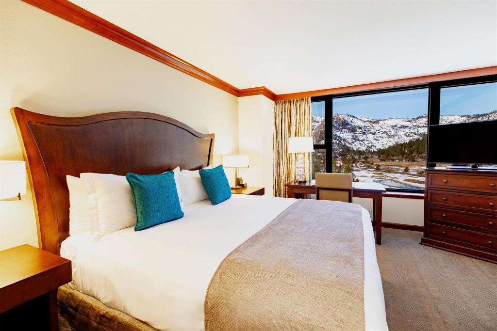 Resort At Squaw Creek Photo 39