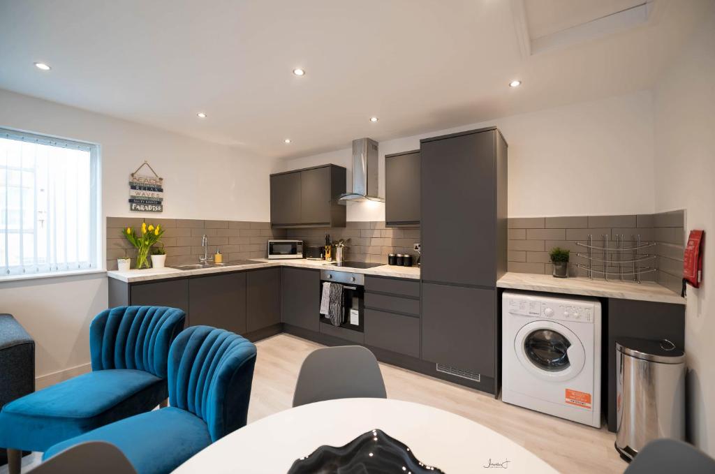 Charles Alexander Short Stay - Windmill House Apartments photo