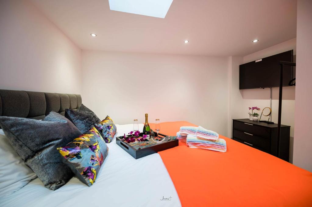 Charles Alexander Short Stay - Windmill House Apartments photo