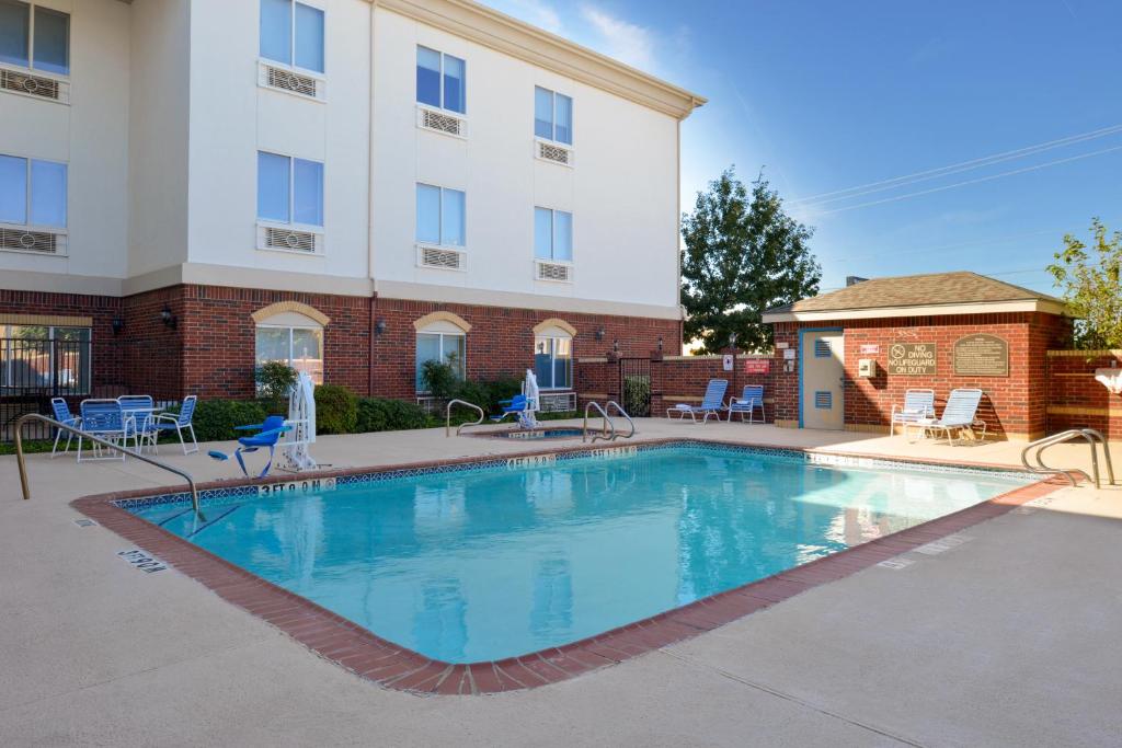 Holiday Inn Express Hotel & Suites Abilene Mall South photo