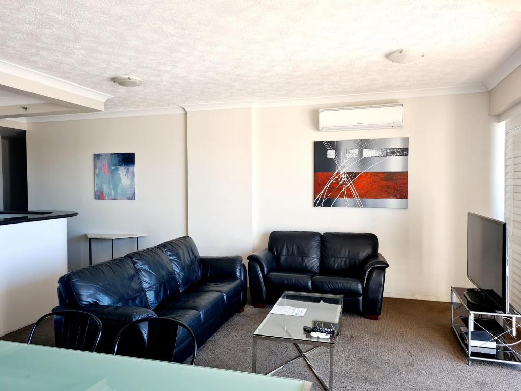 Shared lounge/TV area