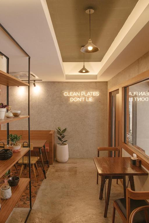 スリーナ ホテル (Sureena Hotel)