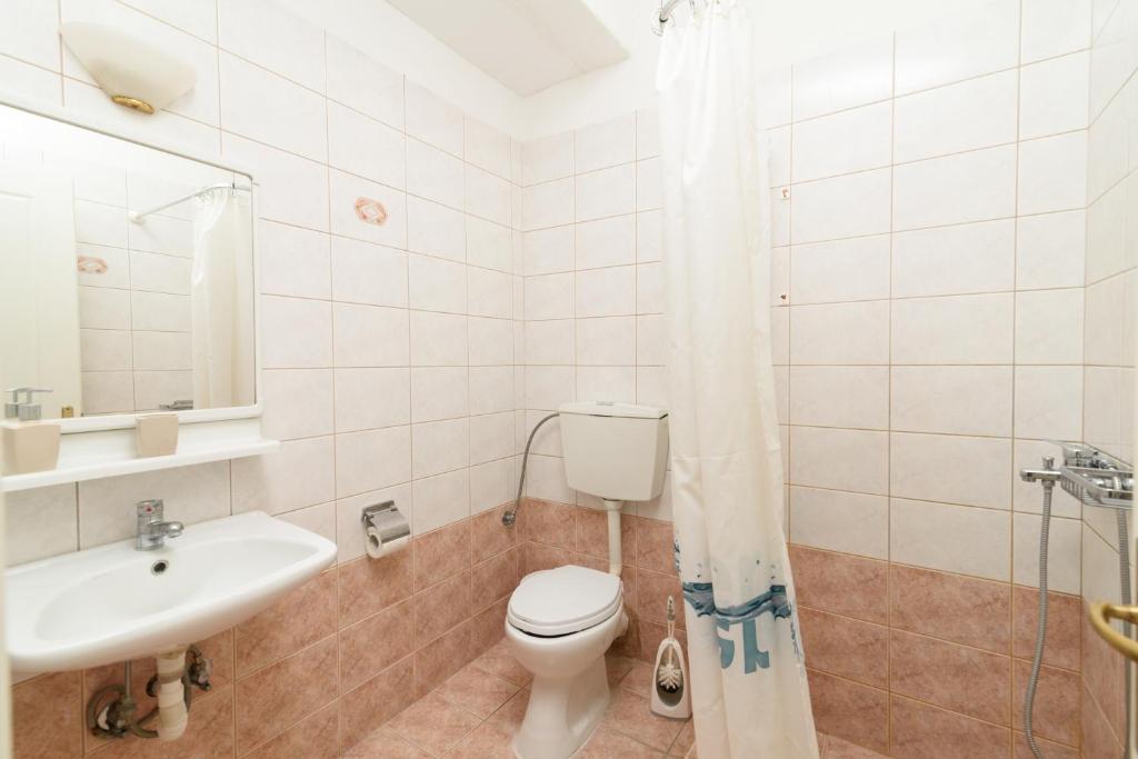 Ariana Apartments photo