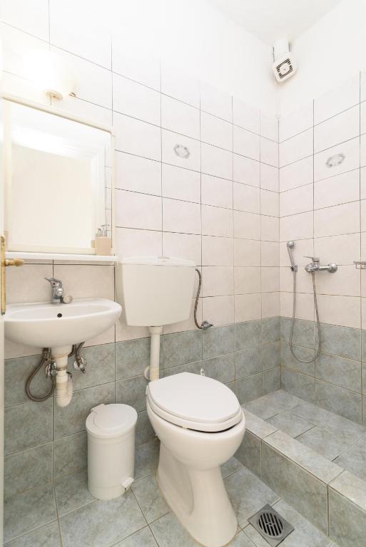 Ariana Apartments photo