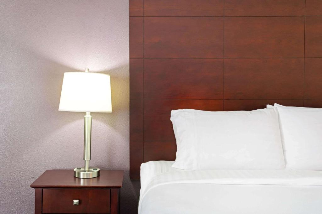 La Quinta Inn & Suites by Wyndham Denver Aurora Medical photo