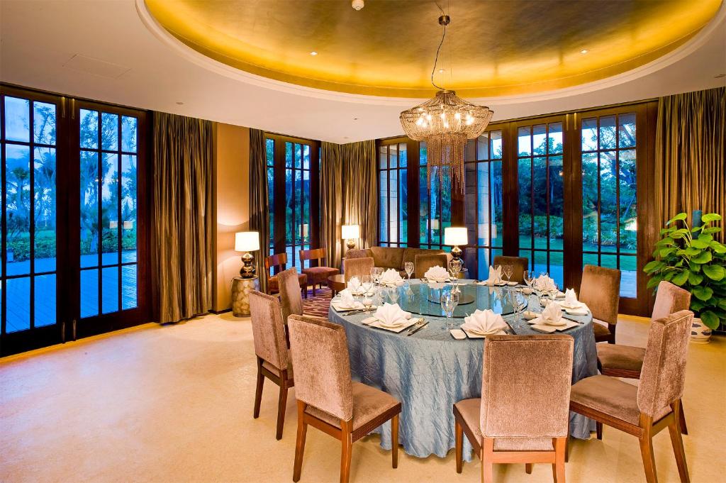 ナラダ リゾート アンド スパ パヒューム ベイ - Dining image