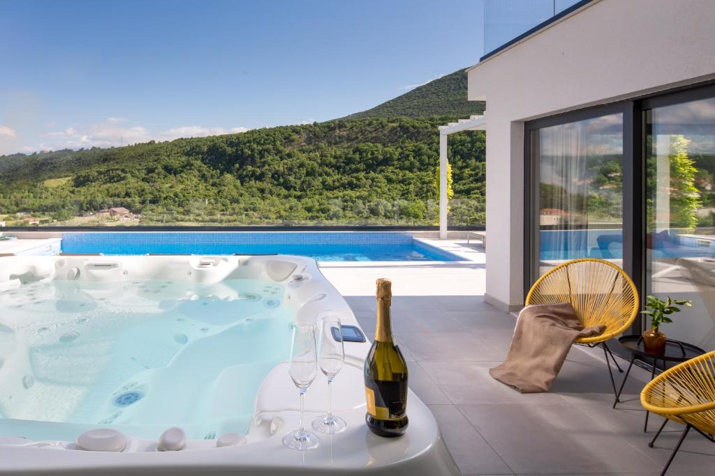 Villa Elegance photo