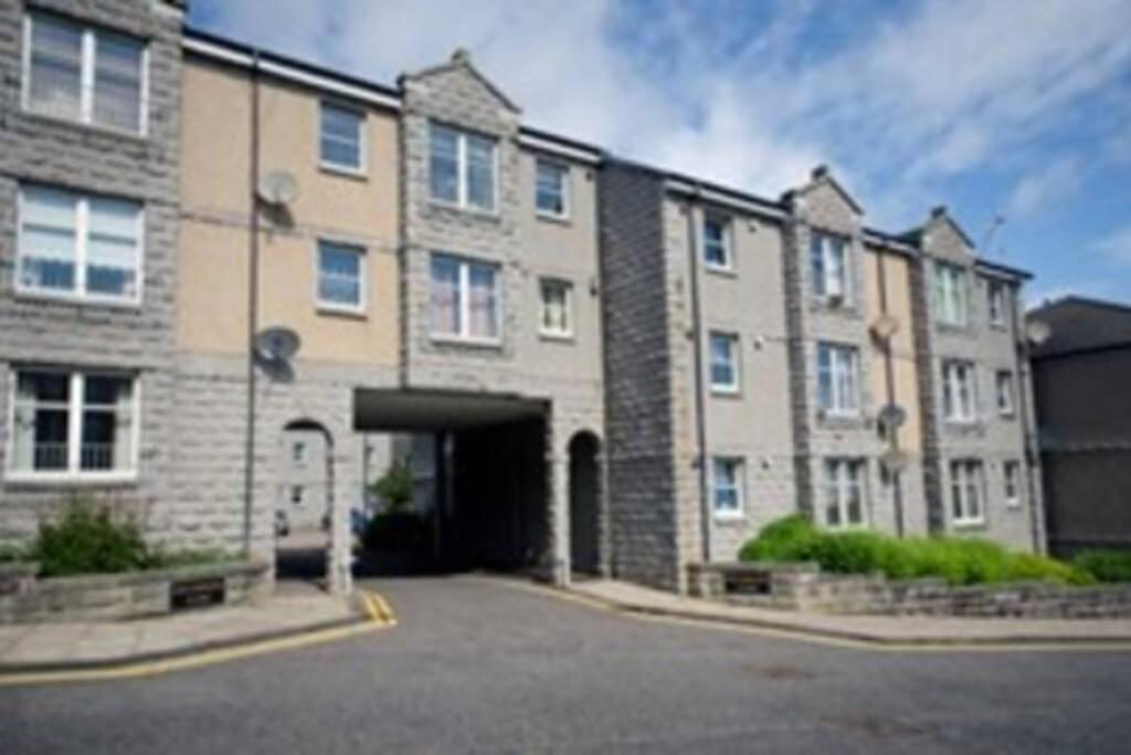 City Centre Executive 2 Bed Apartment with WiFi & Parking photo
