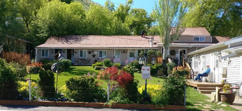 Alpaca Inn, The，位于熔岩温泉村的酒店