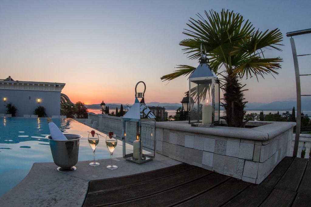 Palace Hotel Desenzano — Swimming pool in Desenzano del Garda, Lombardy