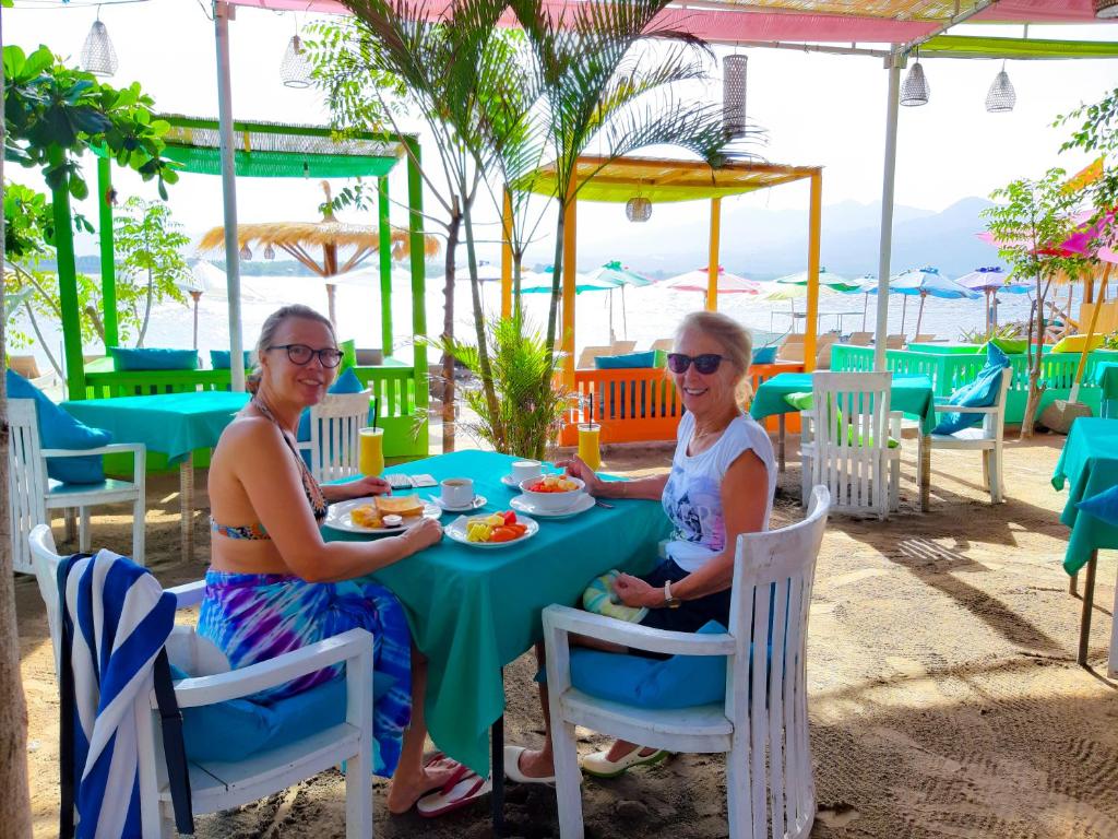 Zipp Bar Restaurant & Bungalows