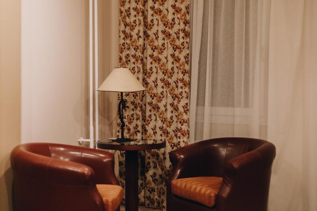 The Regent Club Hotel - 4