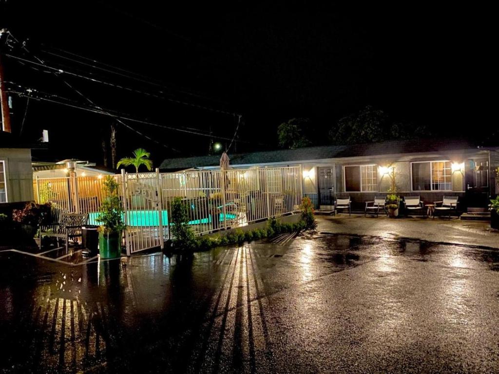 Shell Beach Inn photo
