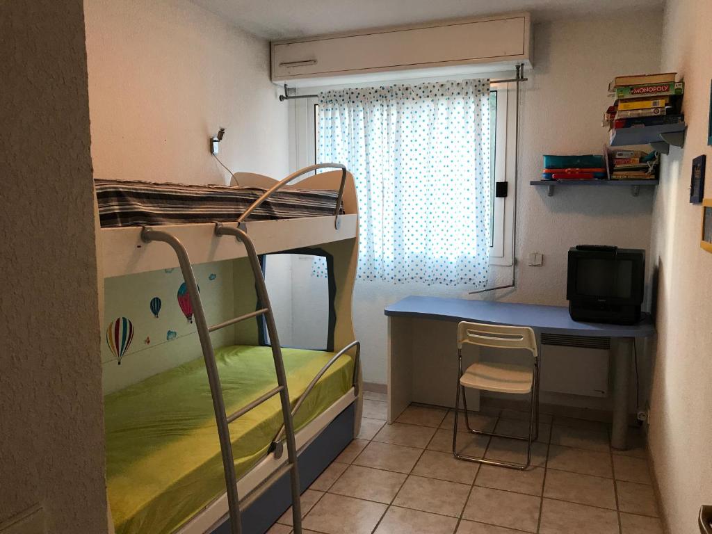 Sun&Sea Terrace Two-Bedroom Apartment - 4