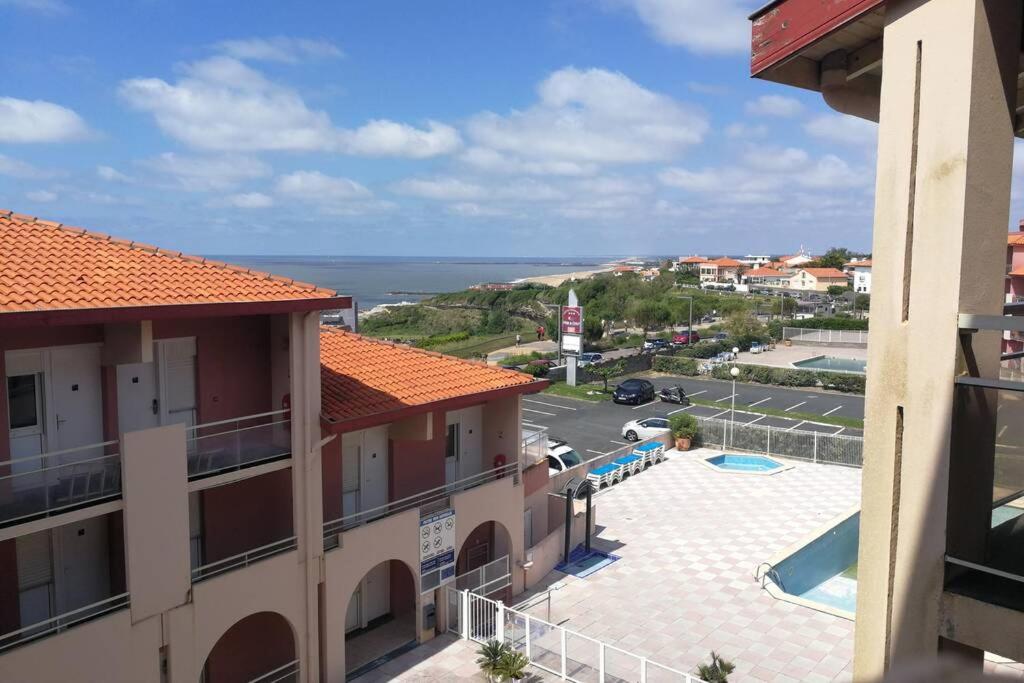 Appartement T2 avec piscine idéalement situé - aperçu mer - 1