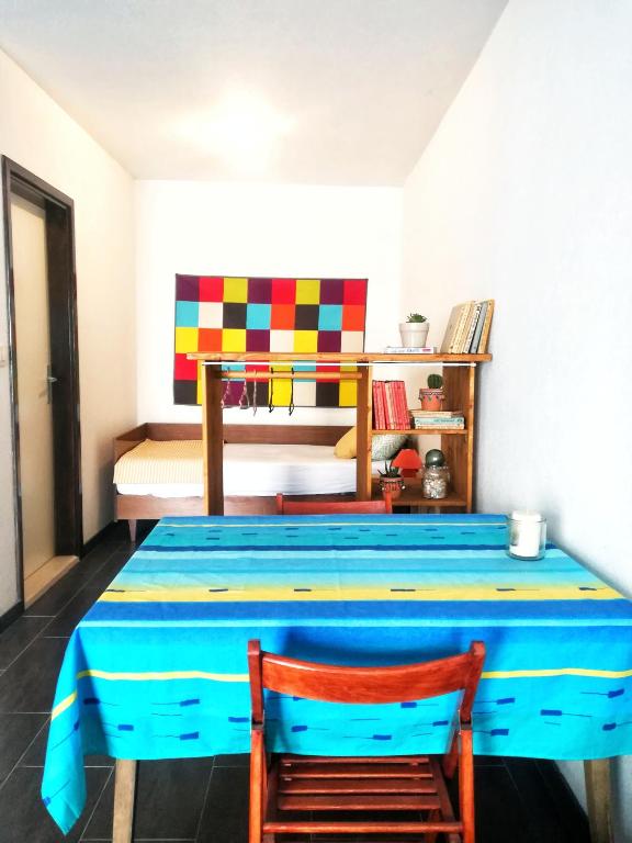 River-view studio perfect for travelers photo