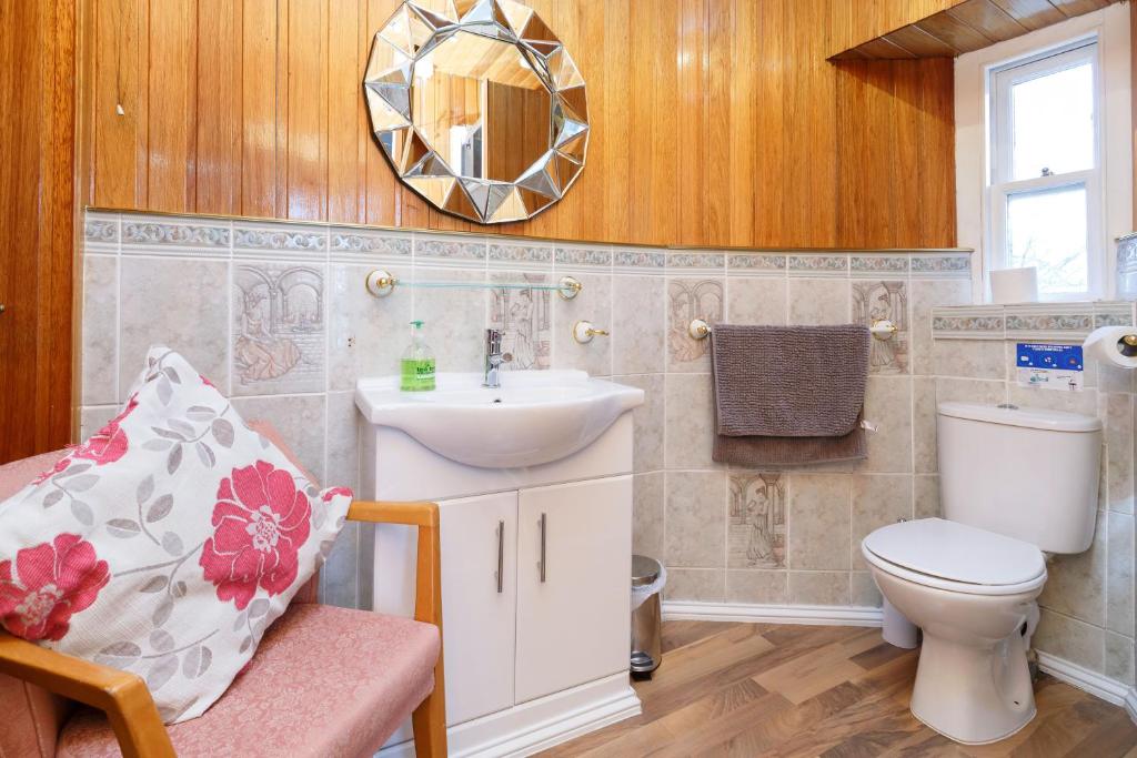 Castle Walk Bed & Breakfast photo