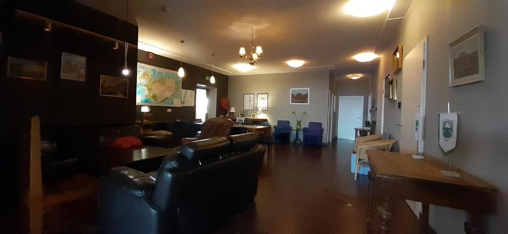 Shared lounge/TV area