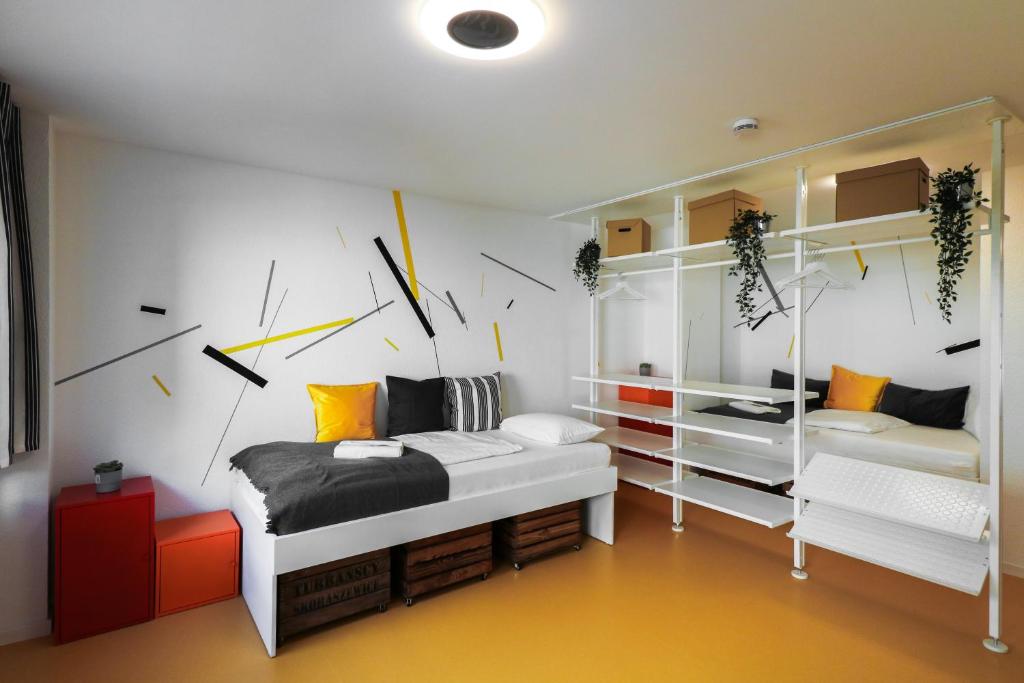 Designer Hostel (2B)