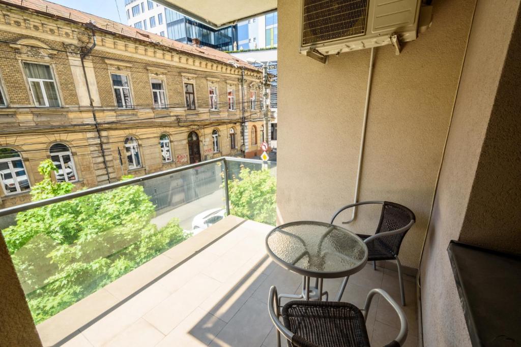 Ultracentral luxury apartment photo