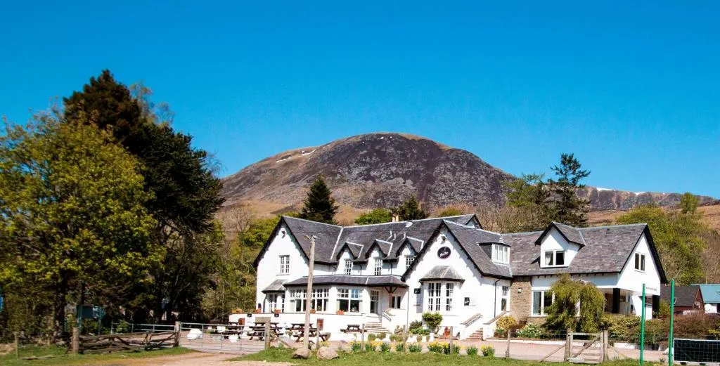 Glen Clova Hotel & Luxury Lodges, hotel in Millton of Clova