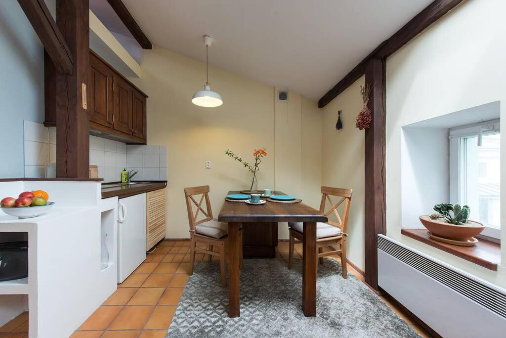 Bright loft in amazing location 전경