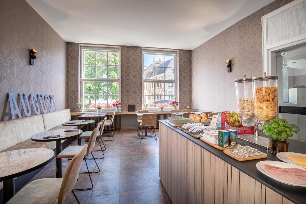 Europ Hotel Photo 40