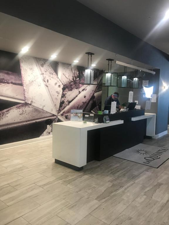 1. 라 퀸타 인 앤..