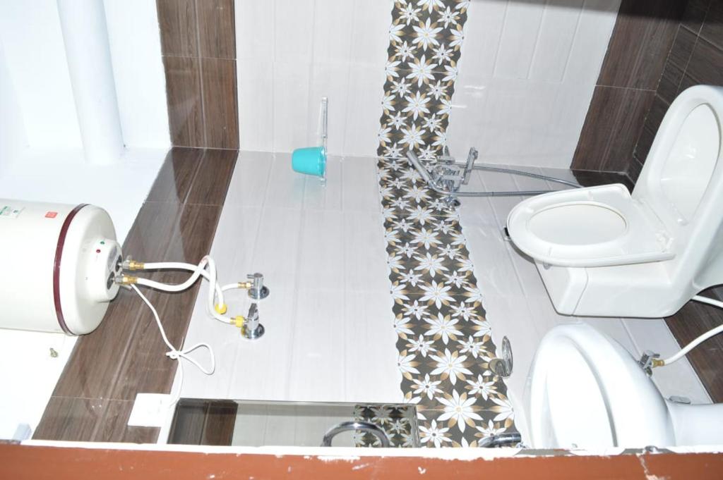 Hotel Embassy photo