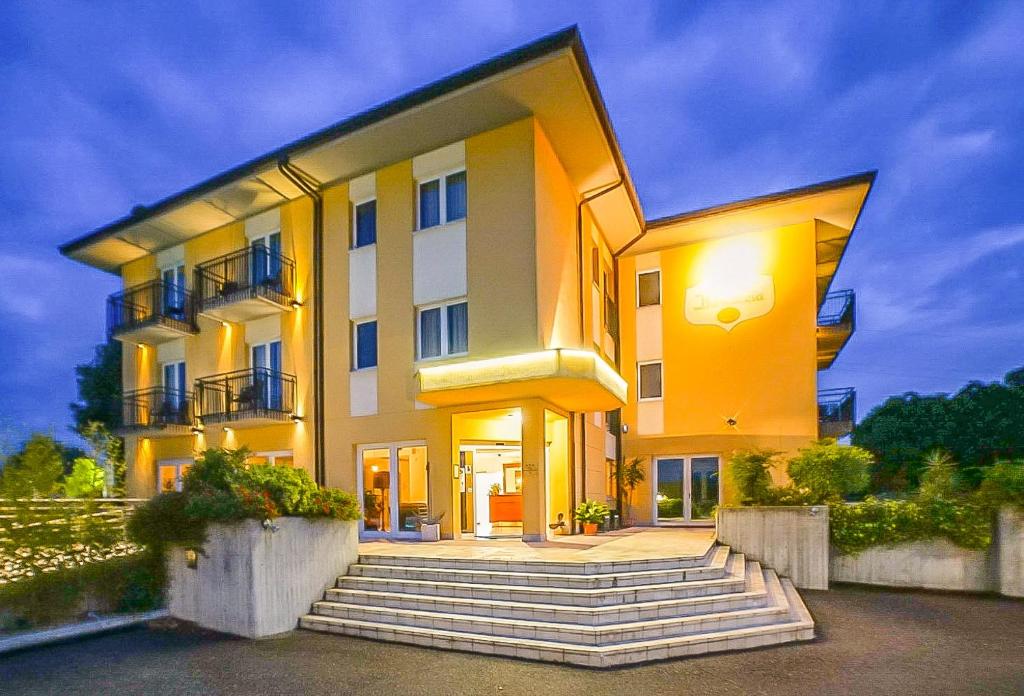 Hotel Nuova Barcaccia - 3