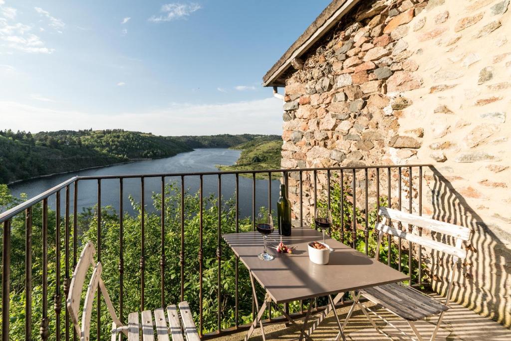 Maison de village à la campagne - vue sur le lac