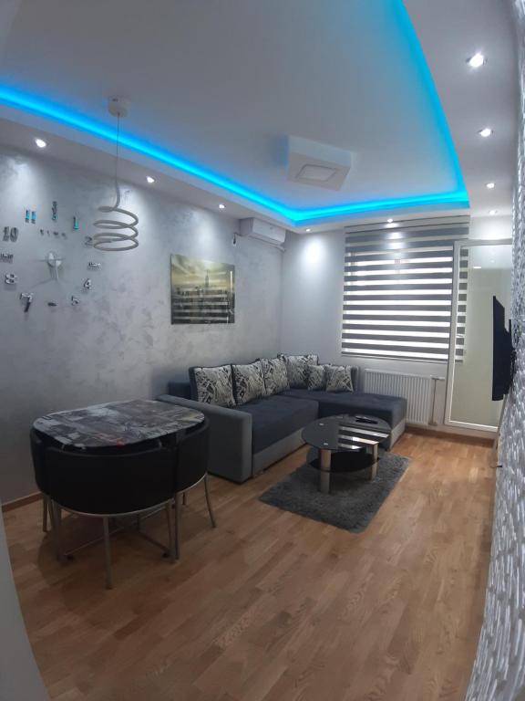 City Lux Free Garage — Hotel in Novi Sad