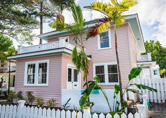 Hemingsway's Village Luxury Beach Houses — Hotel in Virginia Beach (VA)