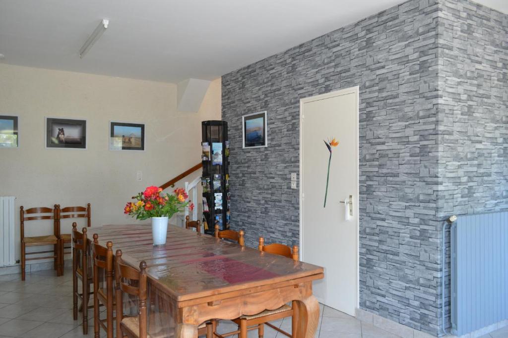 Chambres d'Hotes Farcy 앞 양떼