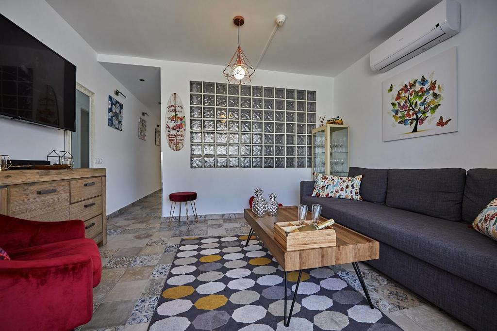 Mariposa Apartment, Playa del Ingles from €30 Book Now