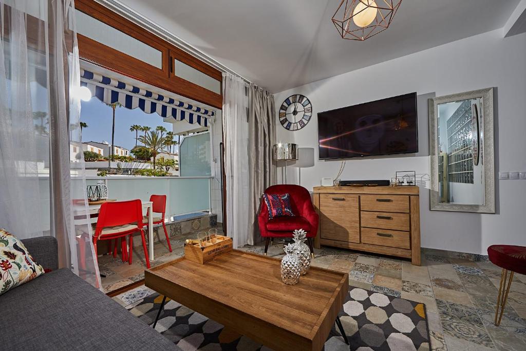 Mariposa Apartment, Playa del Ingles from €30 Book Now