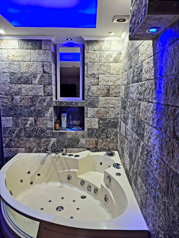 Wonderland spa apartment photo