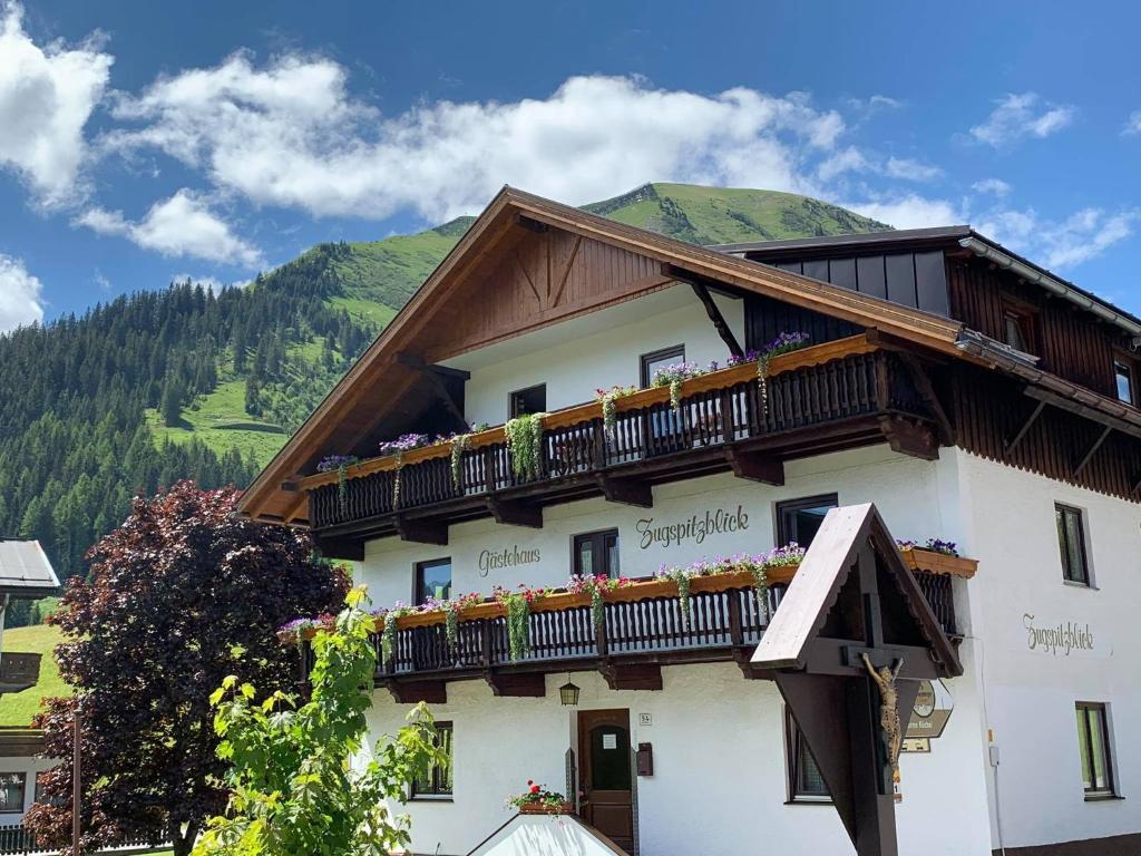 Gastehaus Zugspitzblick — Hotel in Berwang