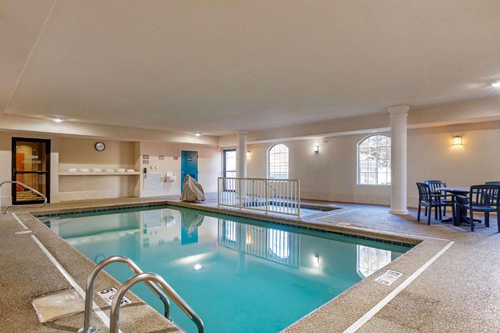 Comfort Suites Stevensville - St. Joseph