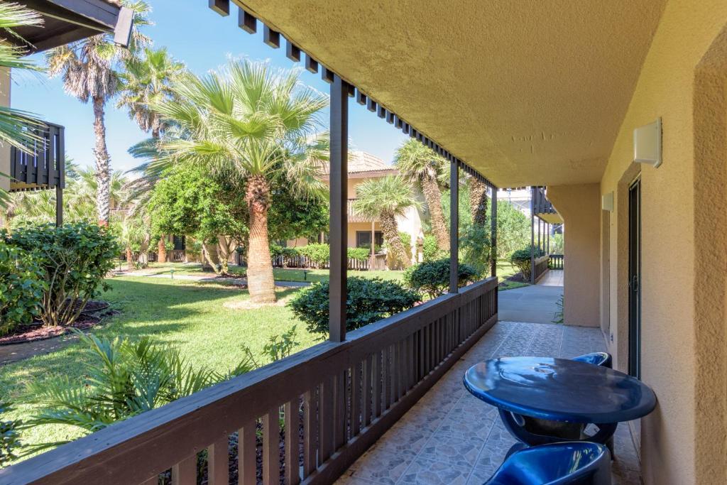 Tiki 145, South Padre Island