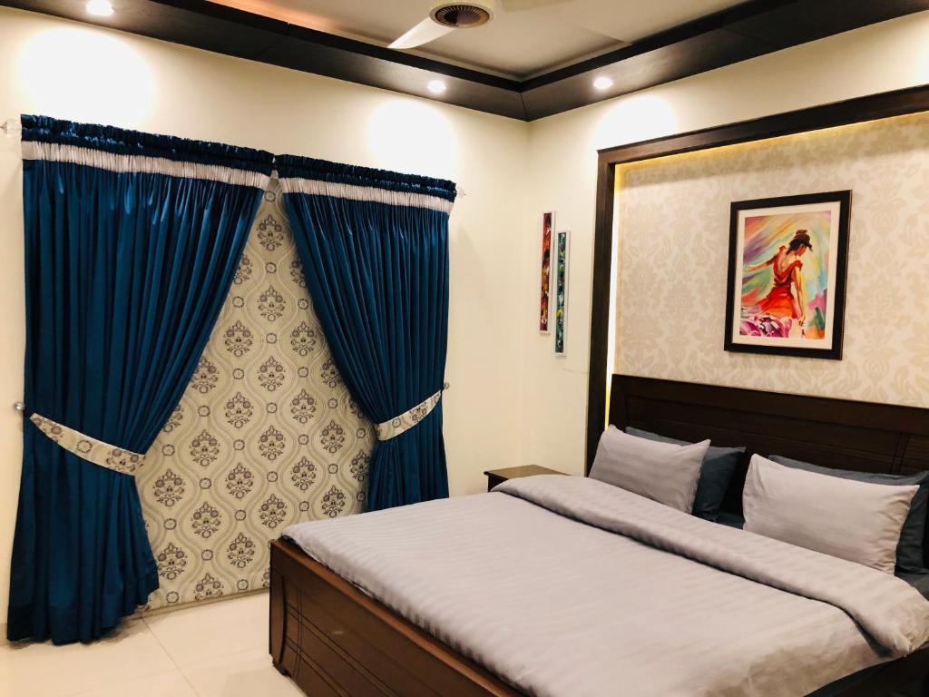 Royal Three Bed Room Full House Dha 6 Lahore — Hotel in Lahore