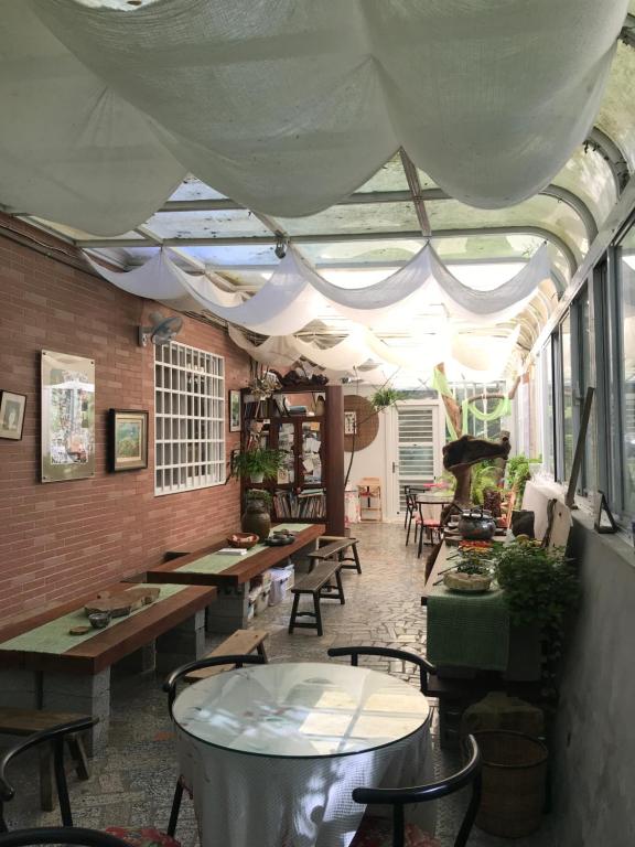 Restaurant, Wisdom Garden Home Stay in Hualien