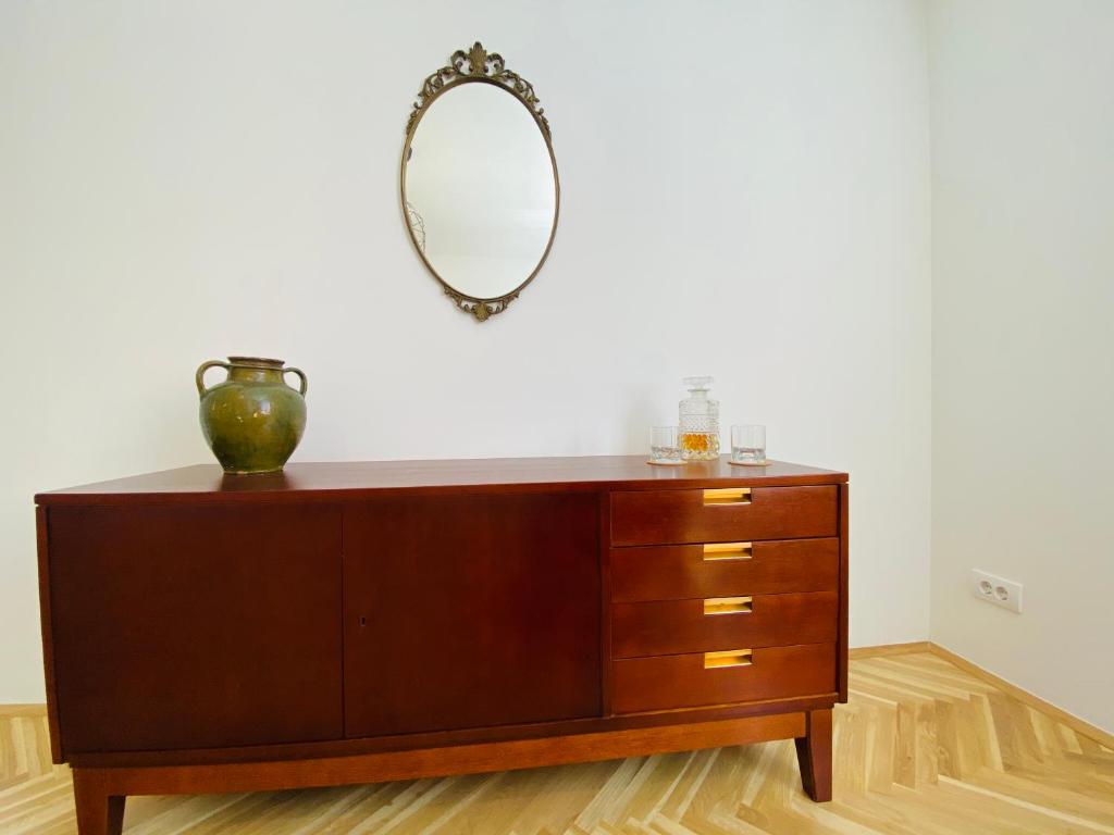 Unfamiliar Mili, Center - 3