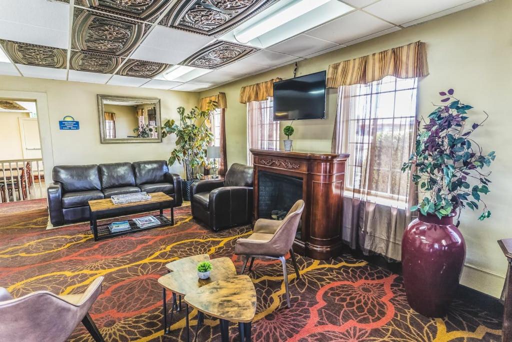 Days Inn by Wyndham Montrose photo