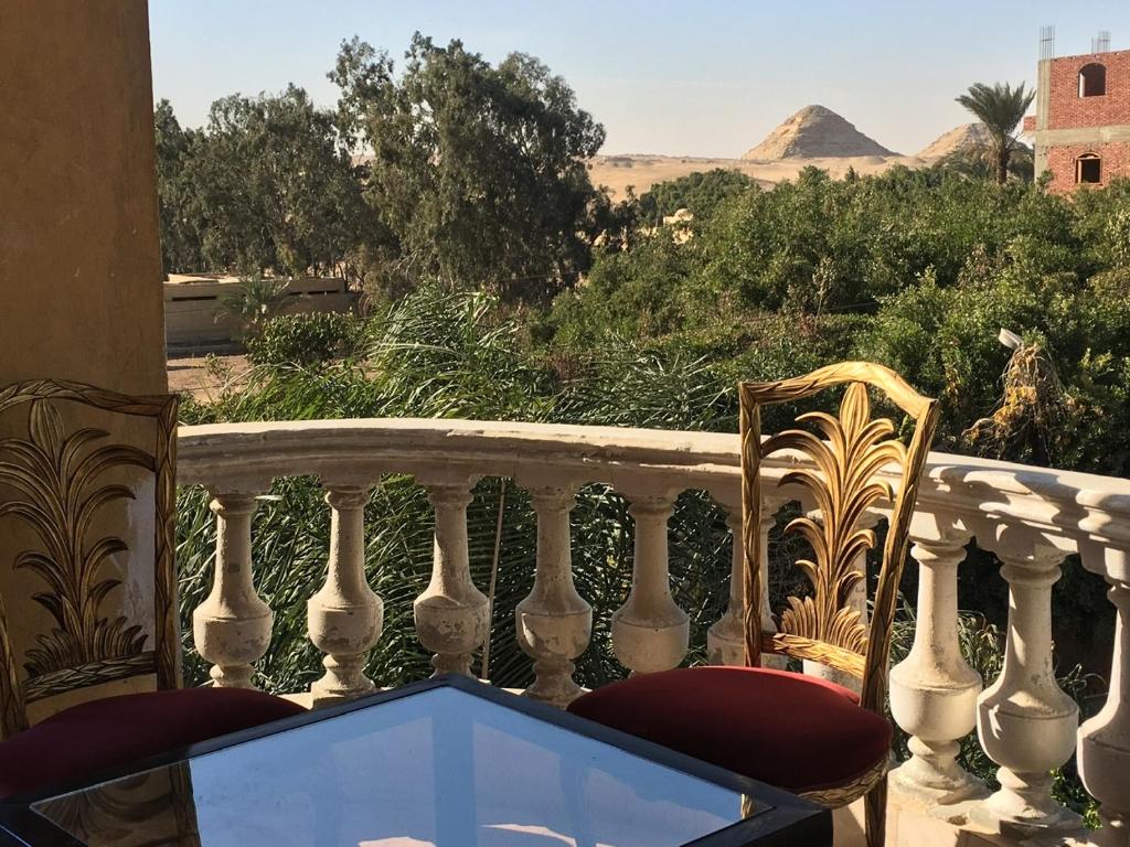Sakkara pyramid inn hotel
